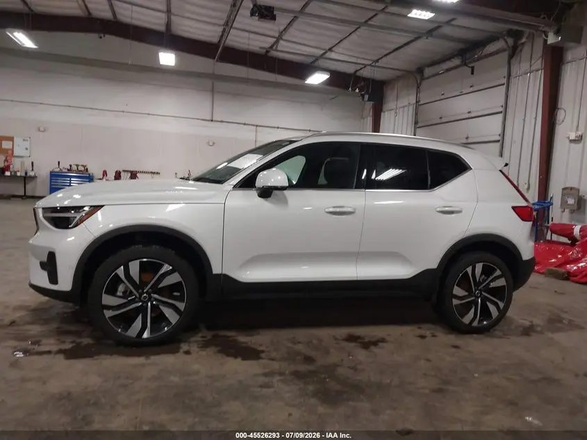 2024 VOLVO XC40 B5 ULTIMATE BRIGHT THEME
