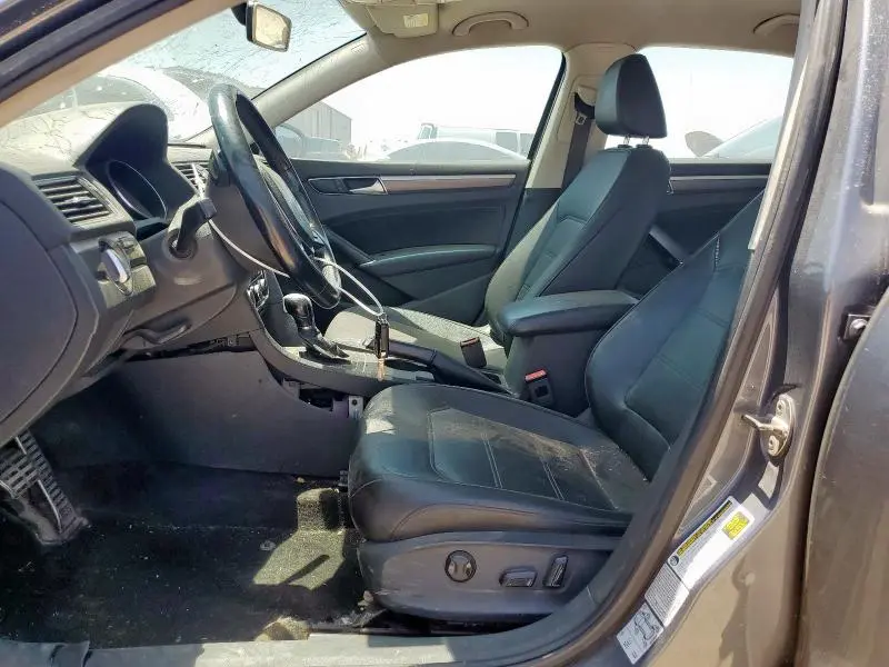 2016 VOLKSWAGEN PASSAT S  