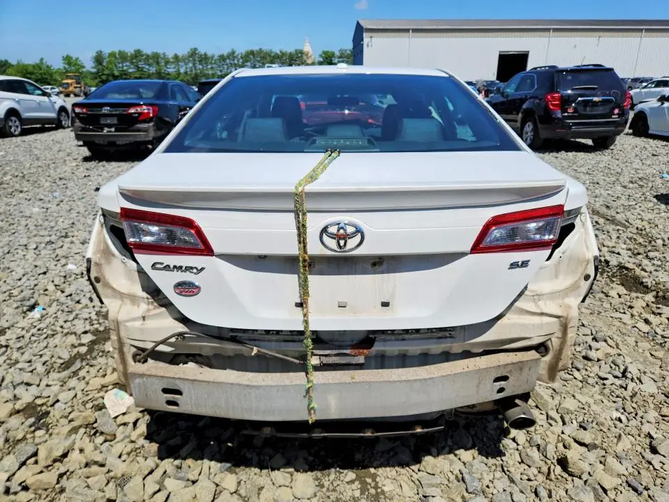 2012 TOYOTA CAMRY SE  