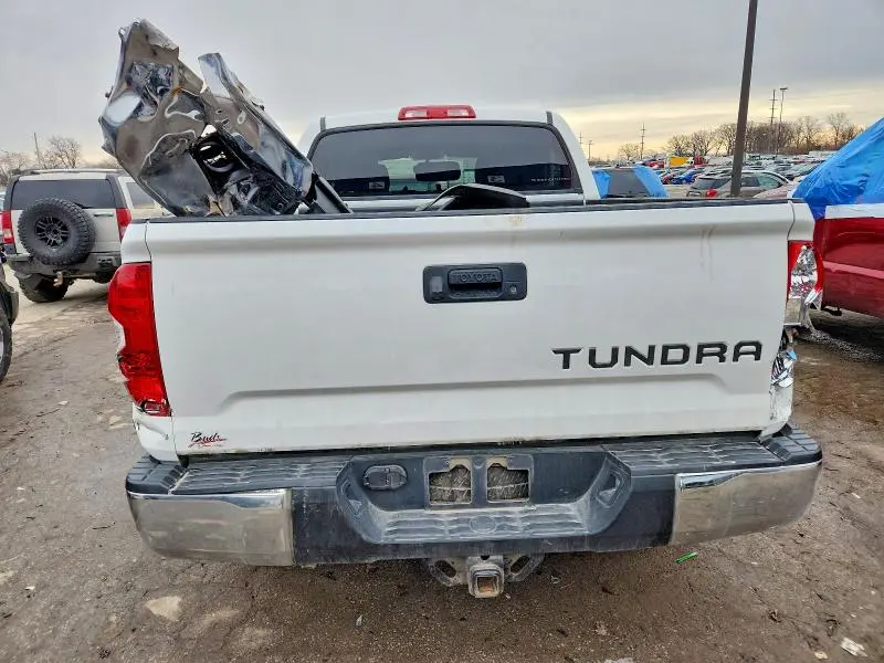 2015 TOYOTA TUNDRA CREWMAX SR5  
