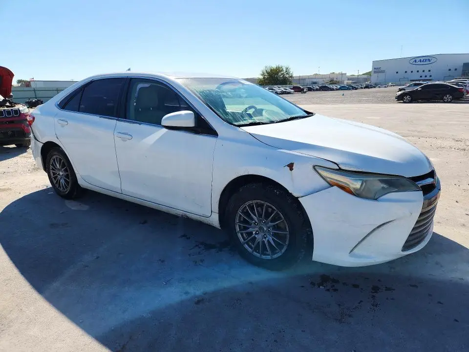 2016 TOYOTA CAMRY LE  