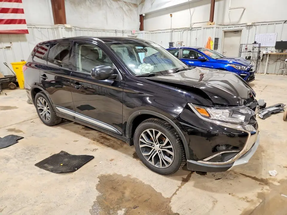 2017 MITSUBISHI OUTLANDER ES  