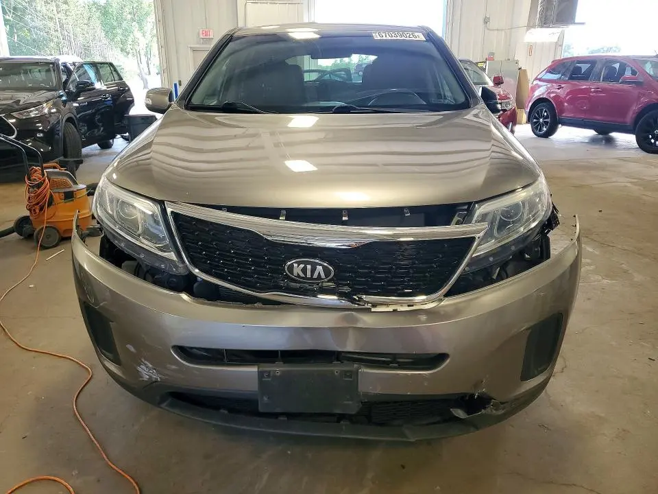 2014 KIA SORENTO LX  