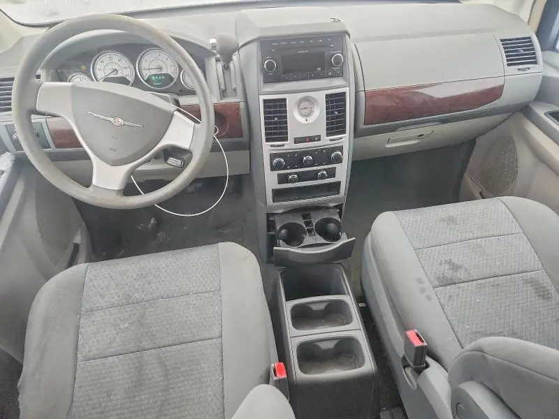 2010 CHRYSLER TOWN & COUNTRY LX  