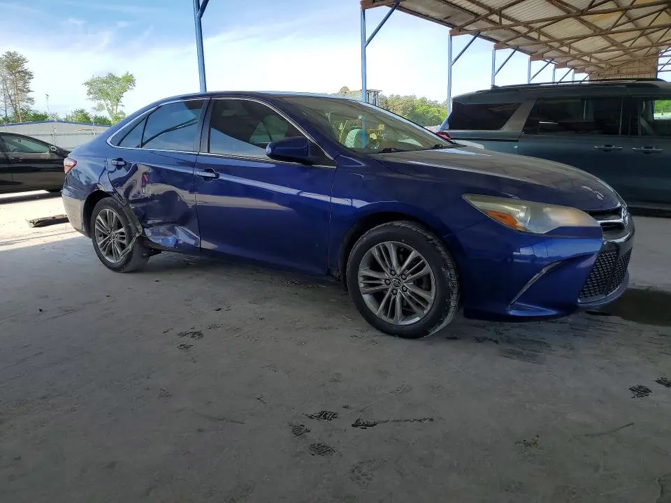 2016 TOYOTA CAMRY SE  