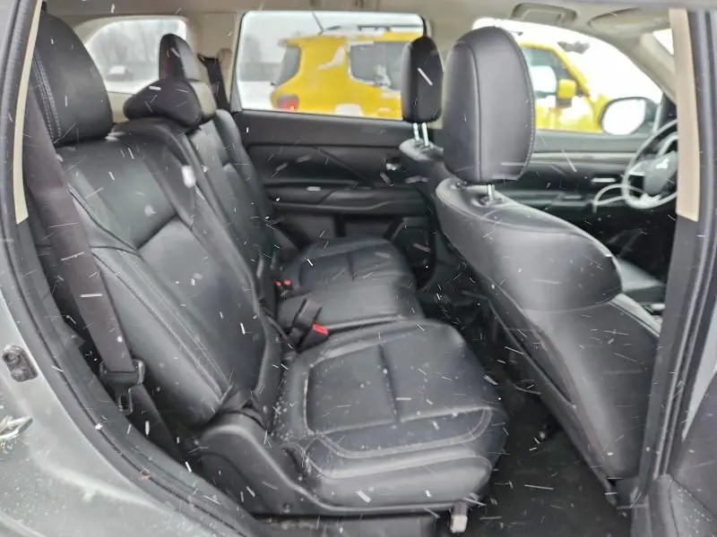 2020 MITSUBISHI OUTLANDER SE  