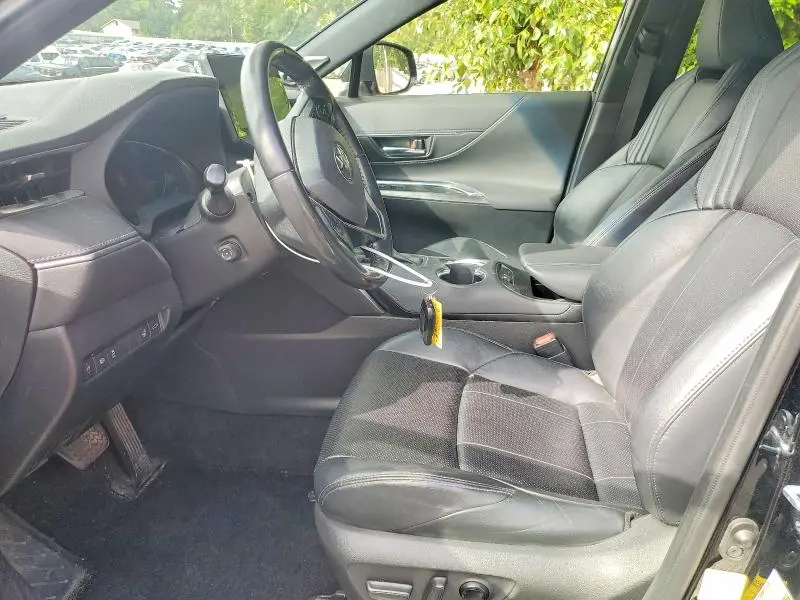 2021 TOYOTA VENZA XLE  