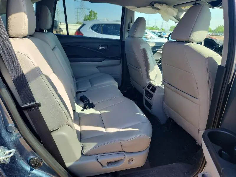 2022 HONDA PILOT SE  