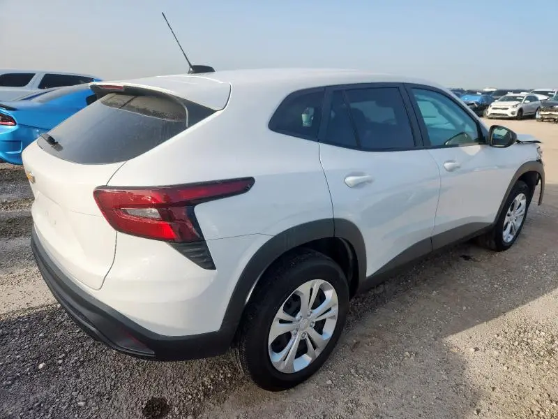 2024 CHEVROLET TRAX LS  