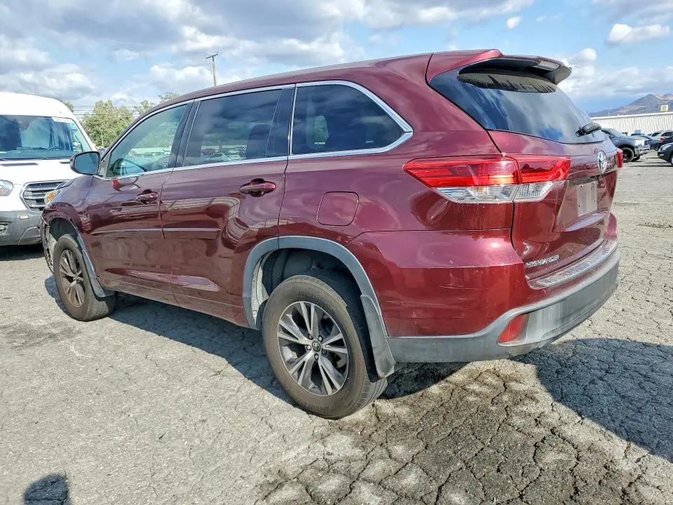 2017 TOYOTA HIGHLANDER LE  