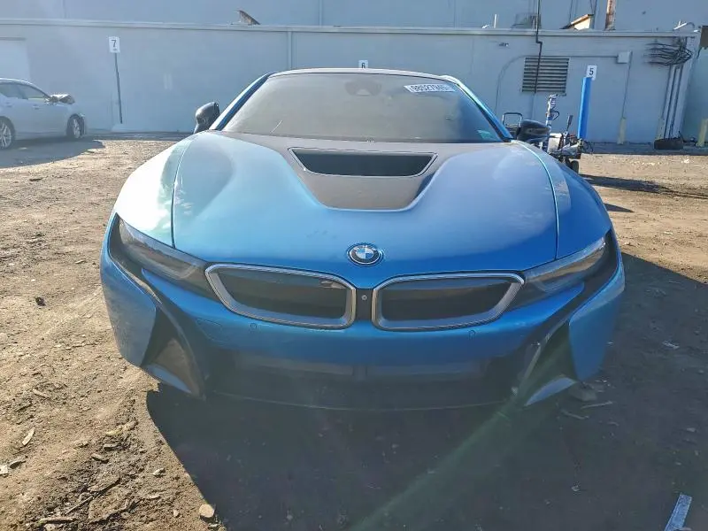 2015 BMW I8   