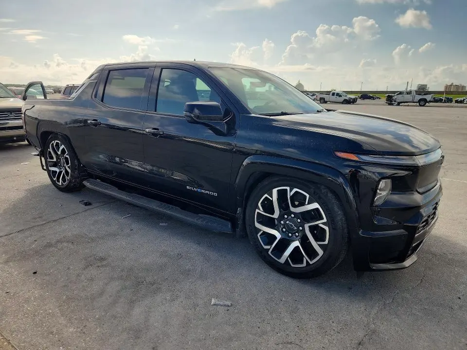 2024 CHEVROLET SILVERADO RST  