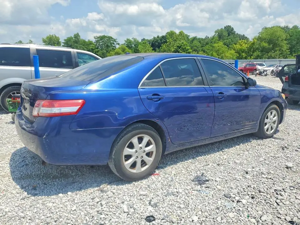 2011 TOYOTA CAMRY LE  