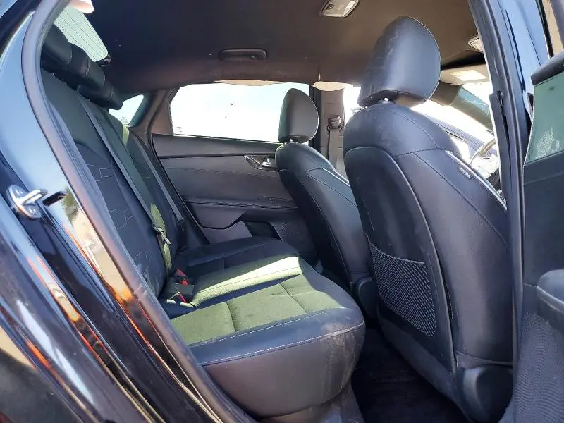 2024 KIA FORTE GT LINE  