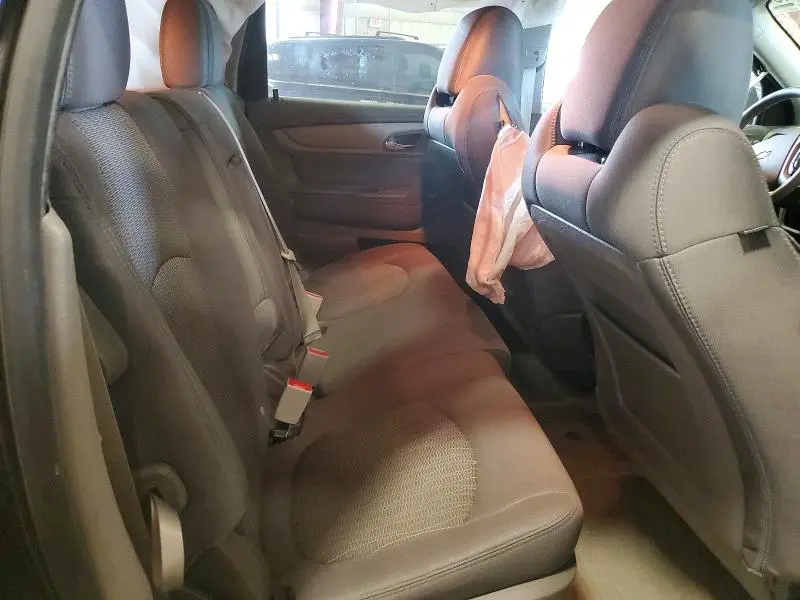 2014 CHEVROLET TRAVERSE LS  