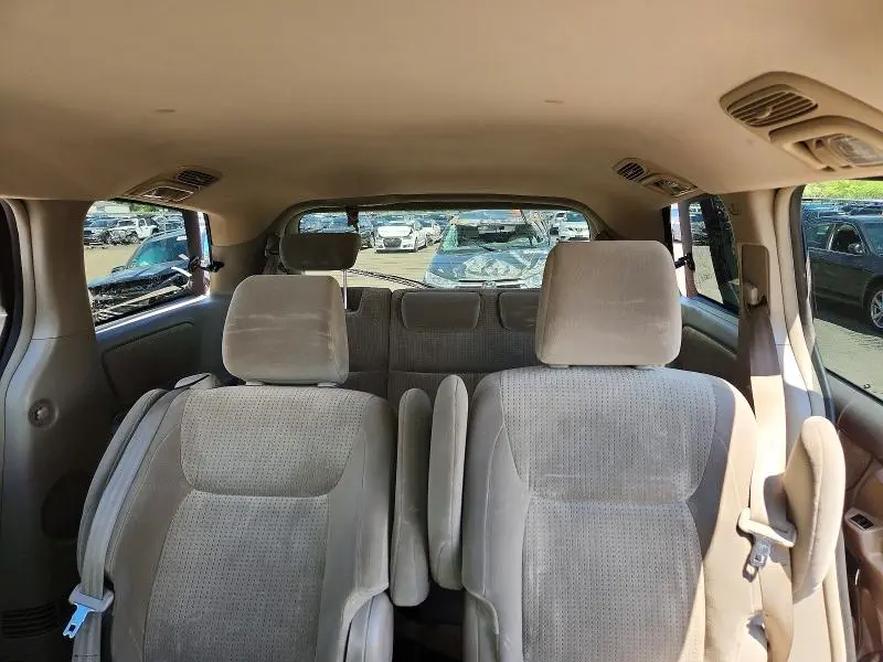 2010 TOYOTA SIENNA LE  