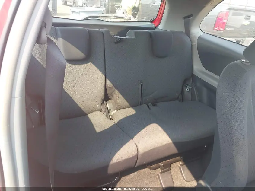 2010 TOYOTA YARIS  