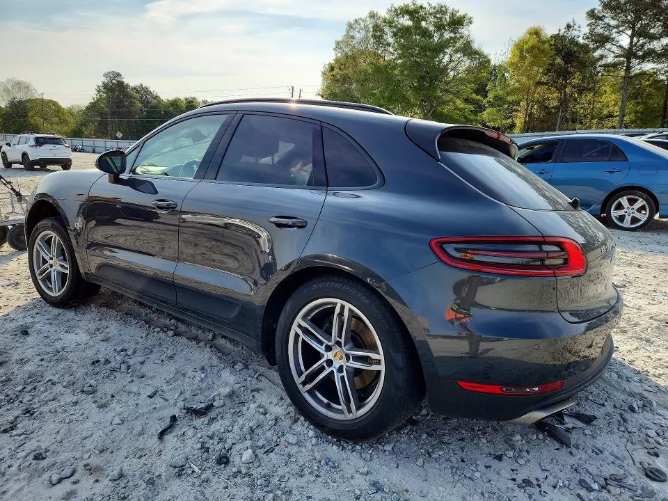 2017 PORSCHE MACAN   