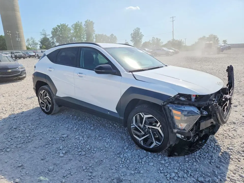 2026 HYUNDAI KONA SEL PREMIUM  