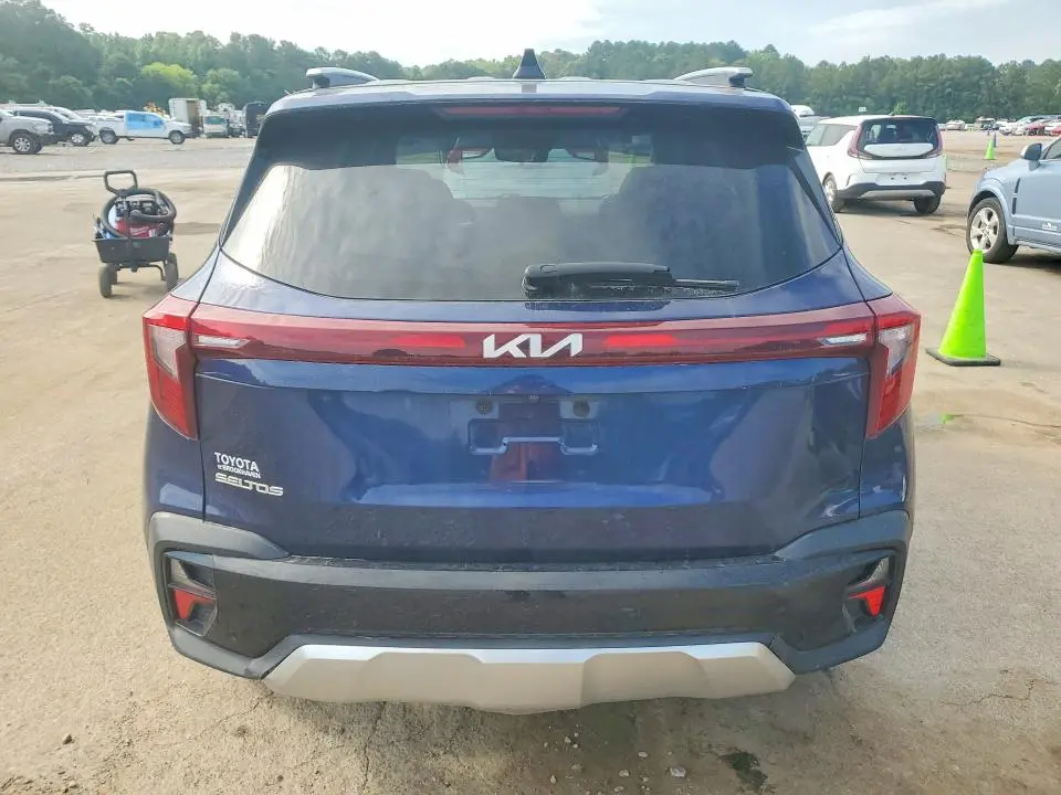2024 KIA SELTOS EX  