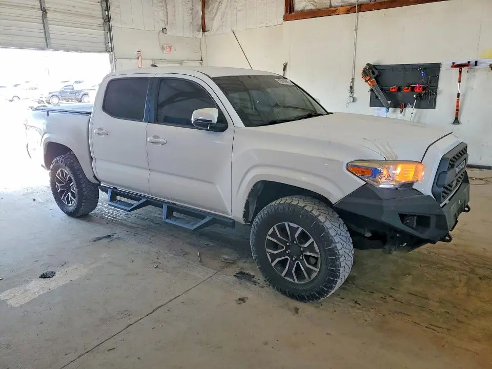 2018 TOYOTA TACOMA SR V6  