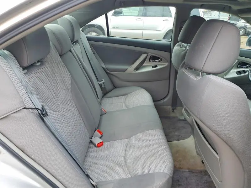 2011 TOYOTA CAMRY SE  