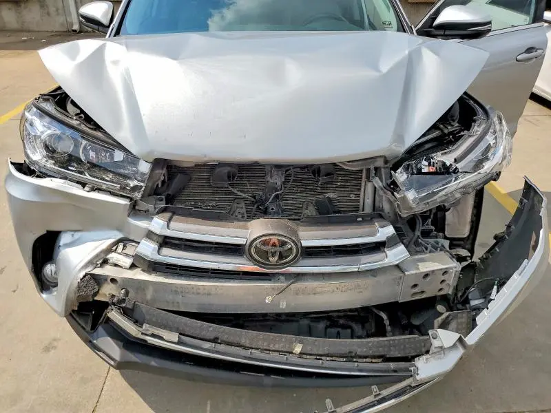 2018 TOYOTA HIGHLANDER LIMITED PLATINUM  