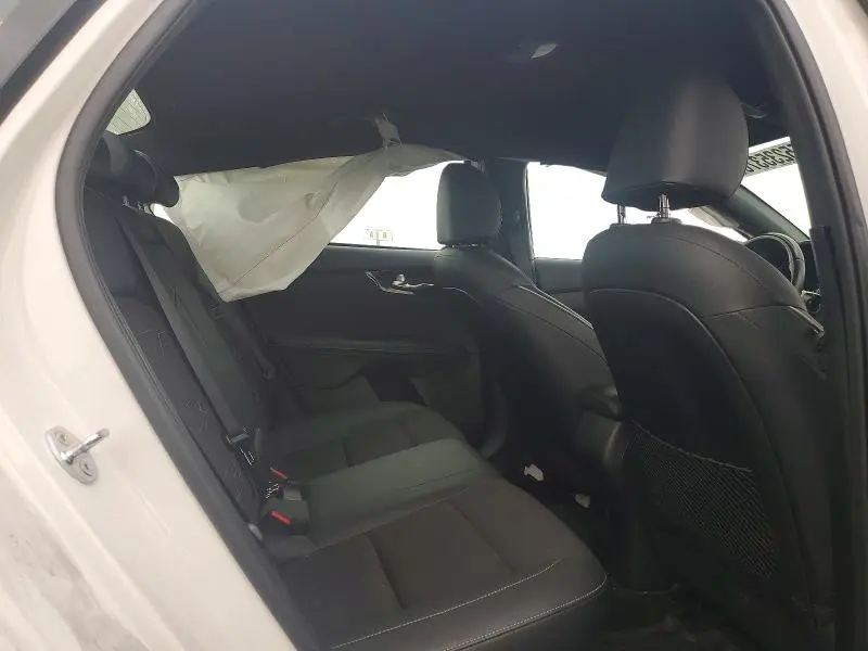 2024 KIA FORTE GT LINE  