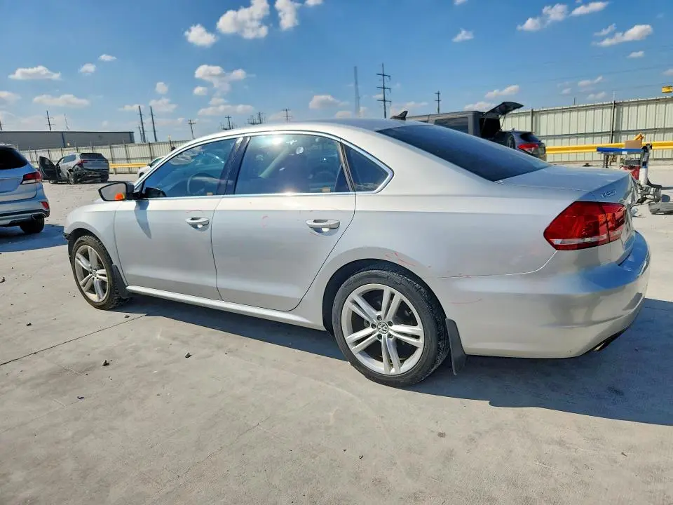 2014 VOLKSWAGEN PASSAT   
