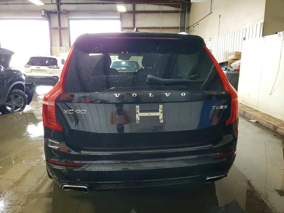 2017 VOLVO XC90 T6  