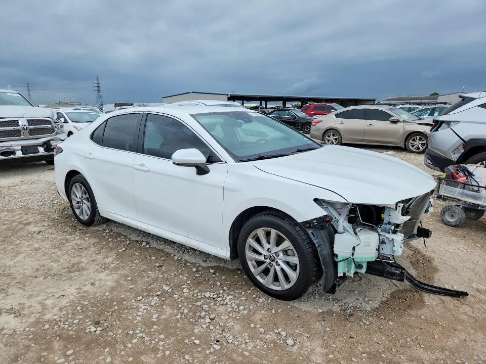 2022 TOYOTA CAMRY LE  