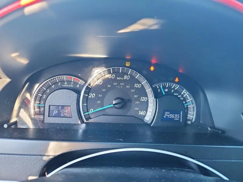 2013 TOYOTA CAMRY SE  