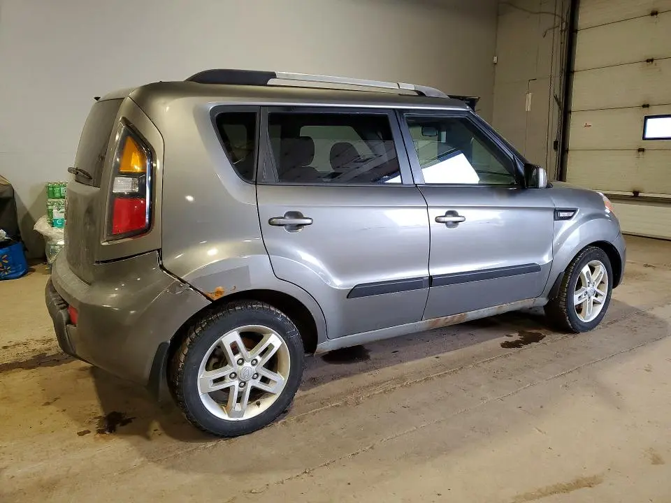 2011 KIA SOUL +  