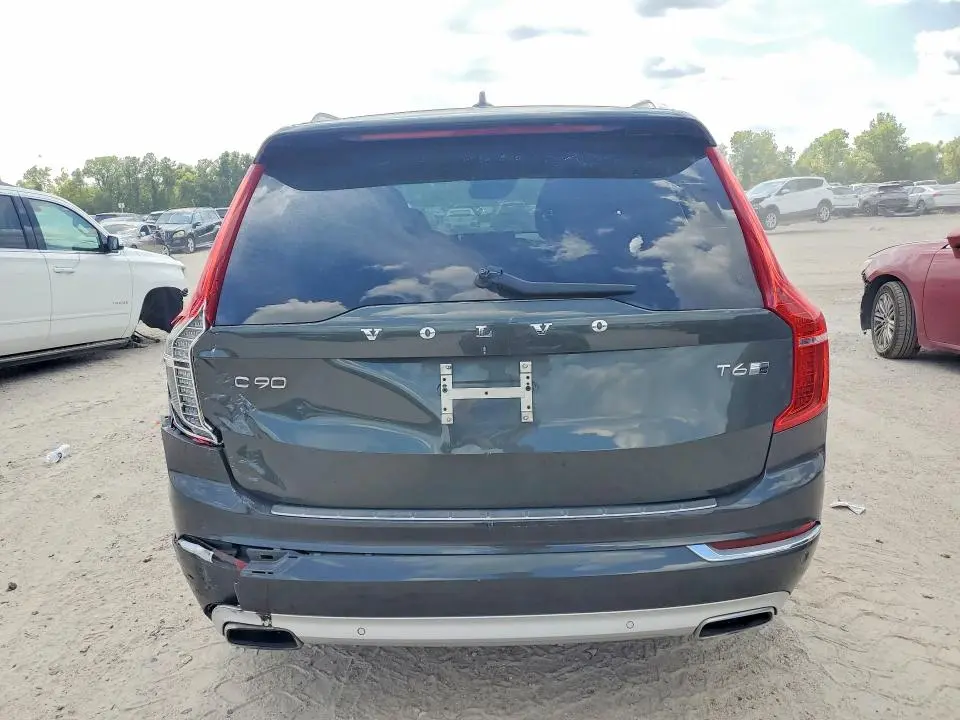 2018 VOLVO XC90 T6  