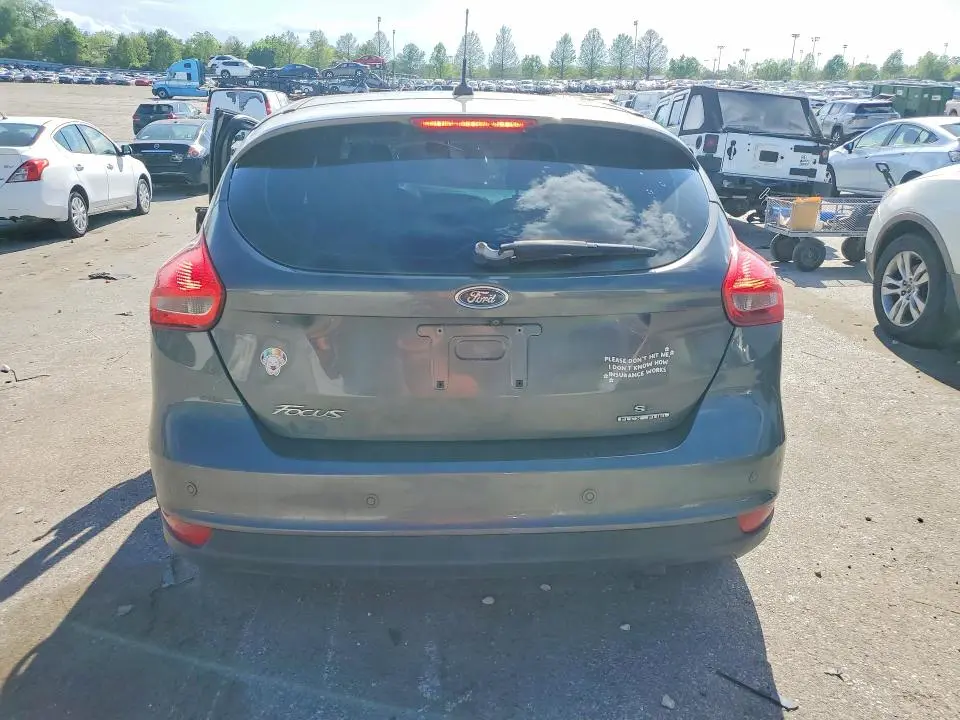 2016 FORD FOCUS SE  