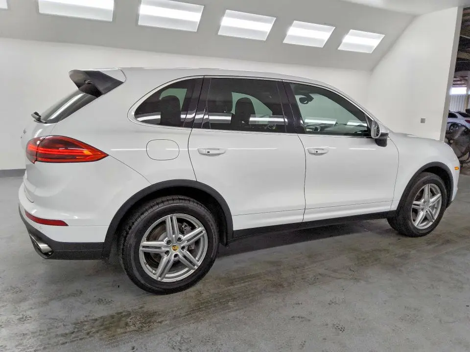 2016 PORSCHE CAYENNE   