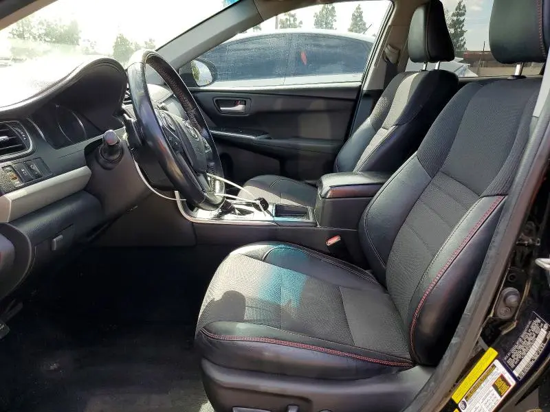 2016 TOYOTA CAMRY SE  