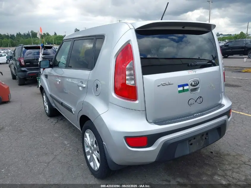 2013 KIA SOUL +