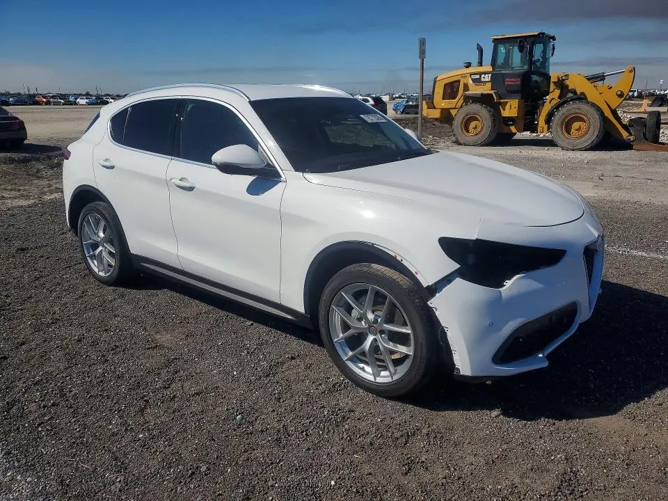 2019 ALFA ROMEO STELVIO   