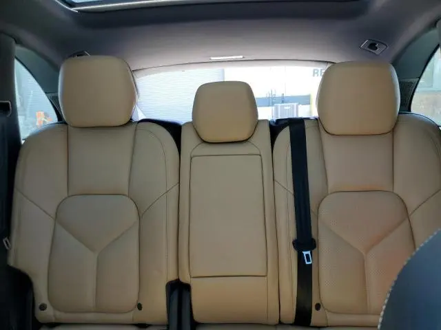 2017 PORSCHE CAYENNE   