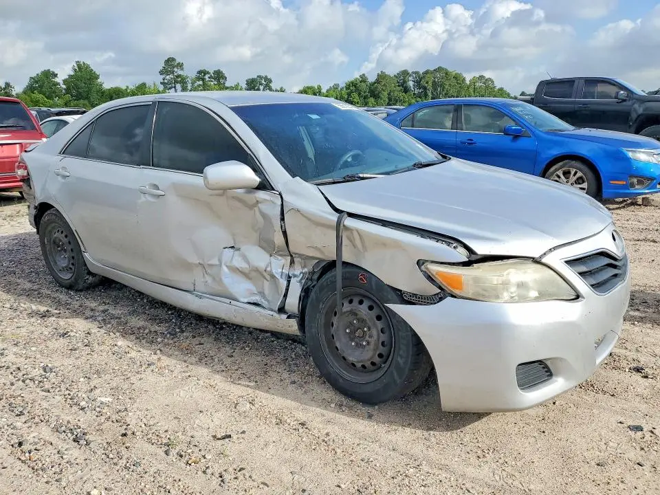 2011 TOYOTA CAMRY LE  