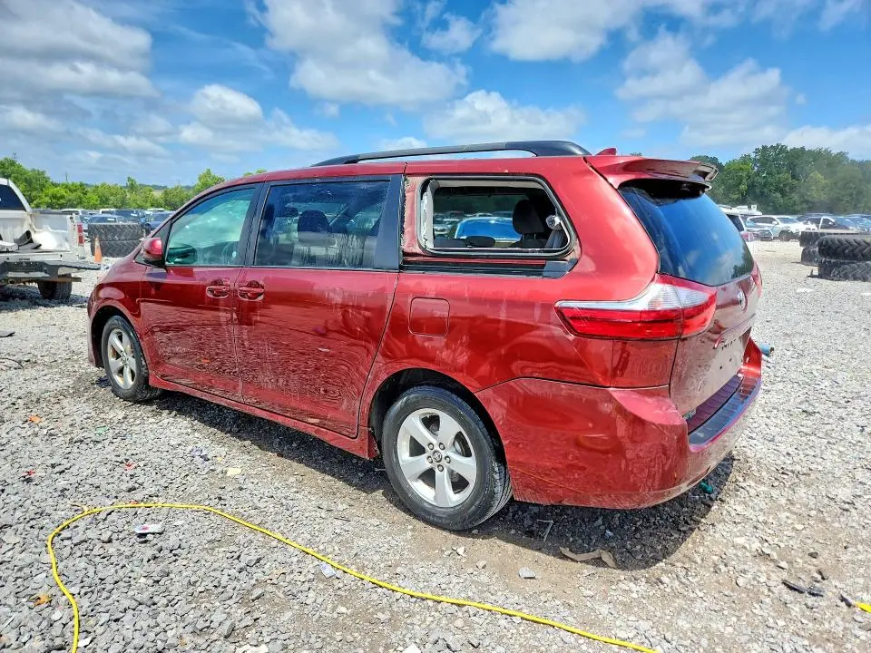 2020 TOYOTA SIENNA LE  