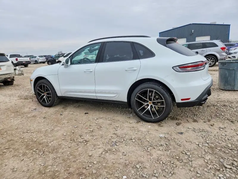 2026 PORSCHE MACAN BASE  