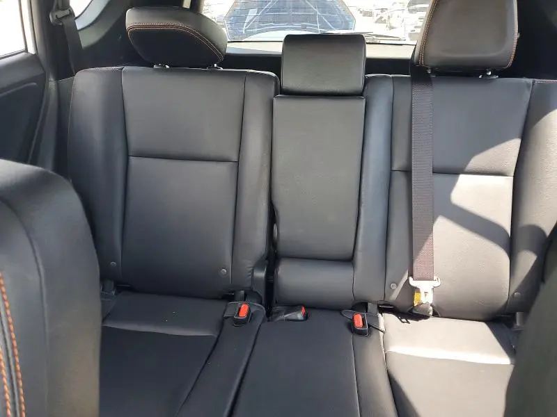 2018 TOYOTA RAV4 SE  