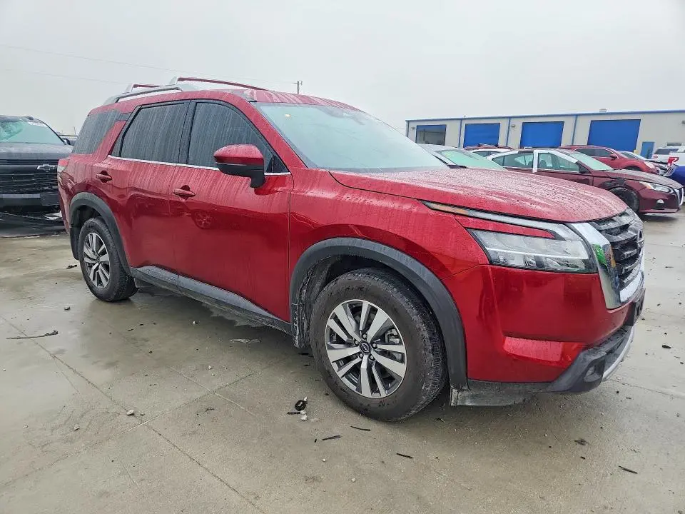 2023 NISSAN PATHFINDER SL  