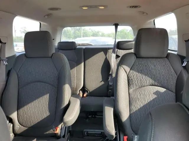 2013 GMC ACADIA SLE  