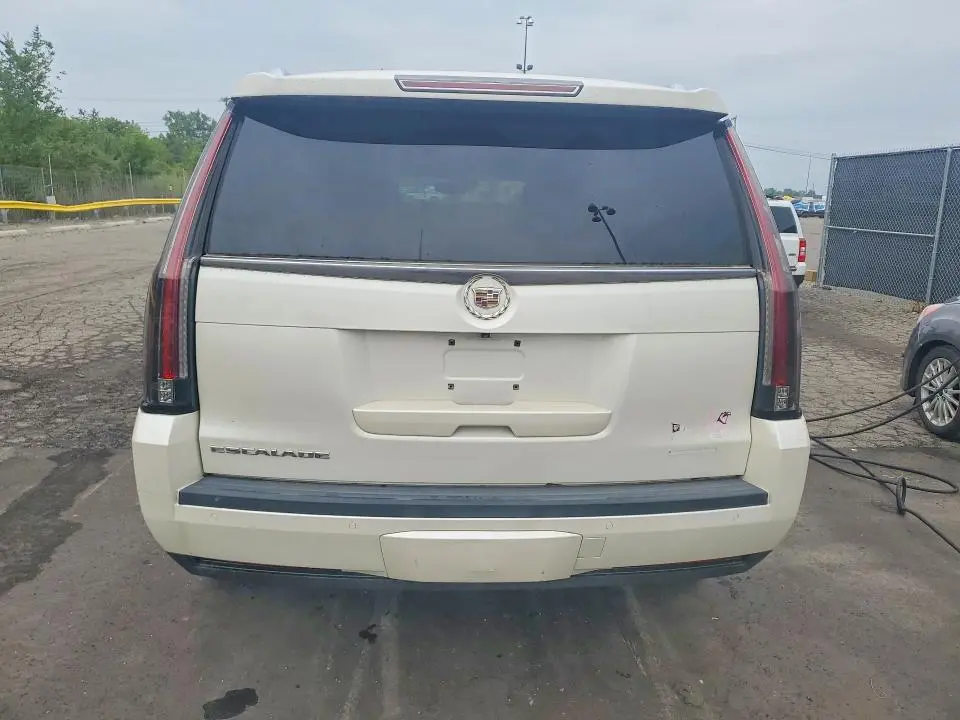 2015 CADILLAC ESCALADE LUXURY  