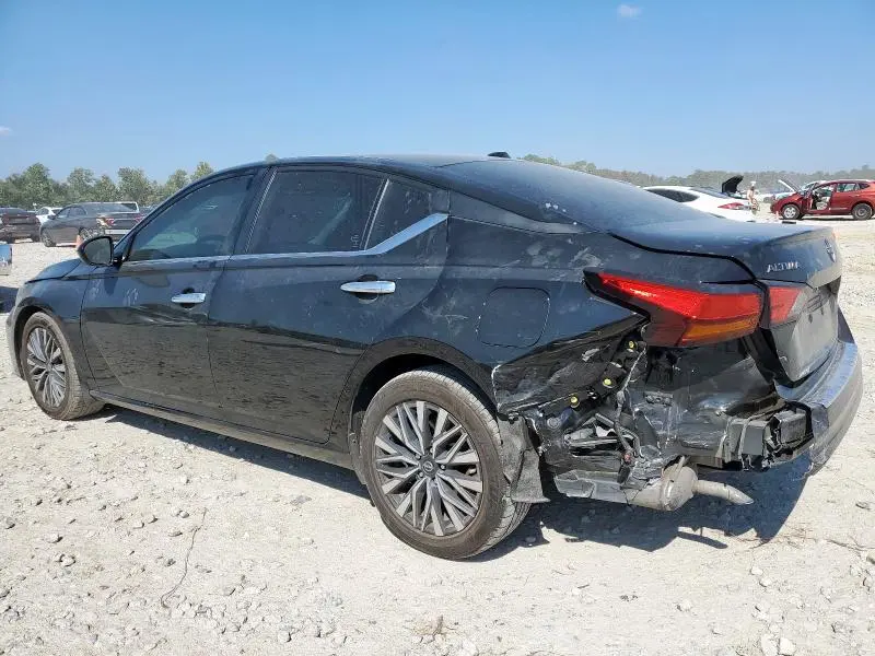 2023 NISSAN ALTIMA SV  