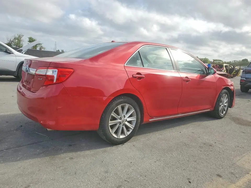 2012 TOYOTA CAMRY XLE  