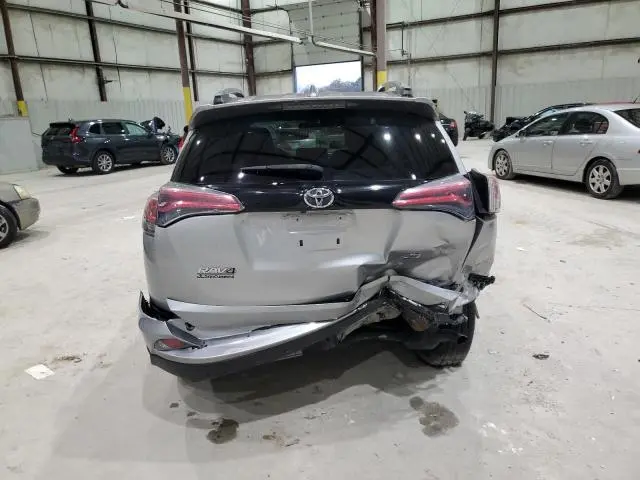 2018 TOYOTA RAV4 SE  